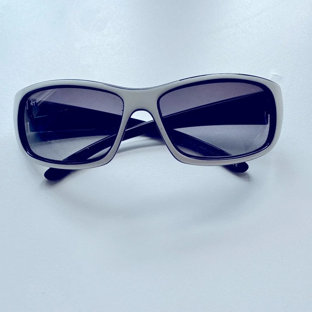 Ray-Ban Kids Sunglasses - Black and Gray